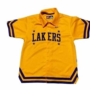 Nike  Lakers Yellow Shirt..